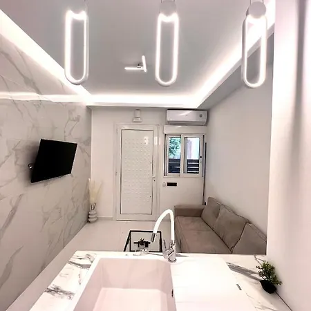 Luxury Black And White Interior Apartments Kalamata Exterior foto
