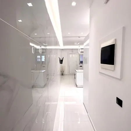 Luxury Black And White Interior Apartments Kalamata Exterior foto