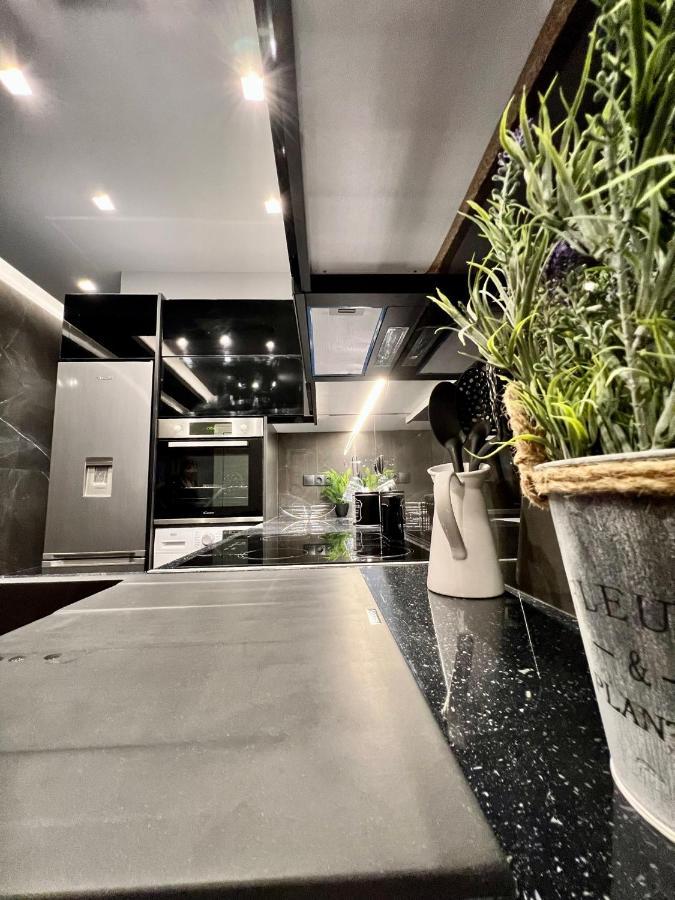 Luxury Black And White Interior Appartement Kalamata